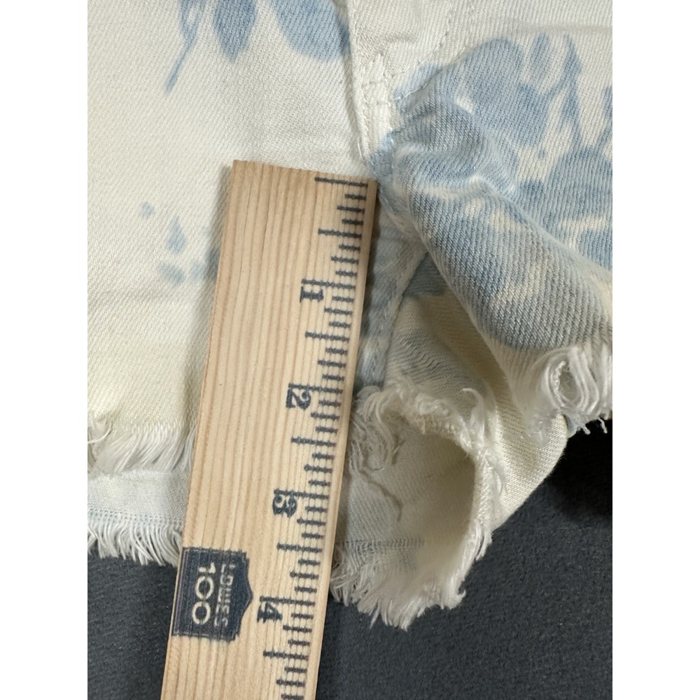 American Eagle Stretch Shorts Womens 0 White Blue Floral Denim Raw Hem Y2K - Picture 6 of 9